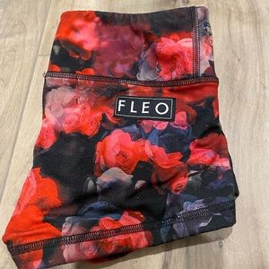 FLEO XS - Dark Red Roses